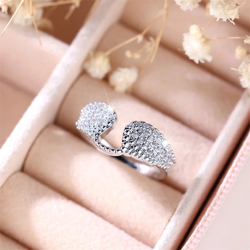 Cute Female White Zircon Stone Ring